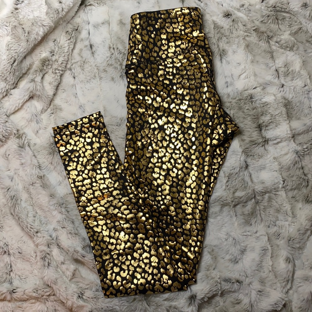 Francesca’s Cheetah Print Leggings